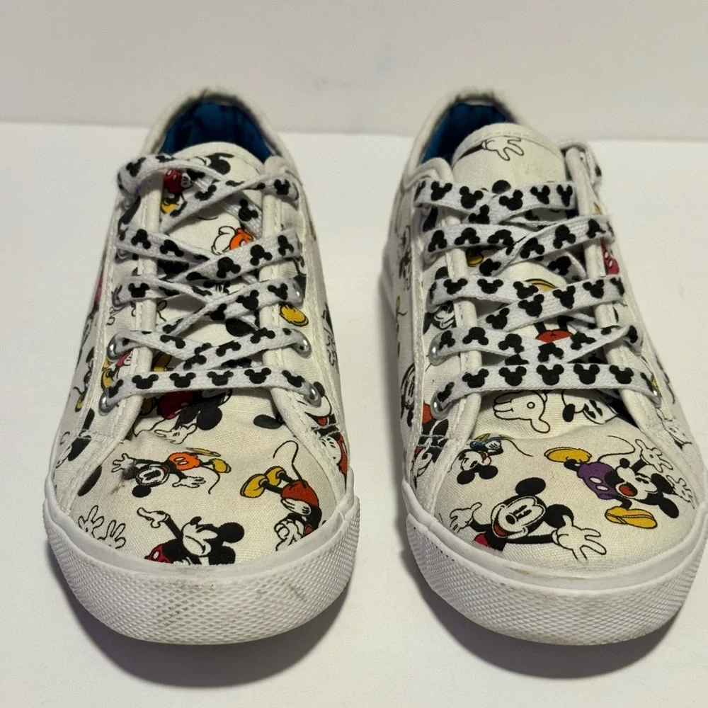 Disney Parks Mickey Mouse Women’s 6 Canvas Tennis Casual Shoes Lace Up Sneakers